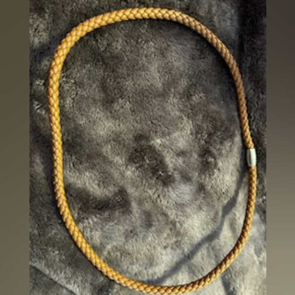 Tan braided necklace - Picture 1 of 2